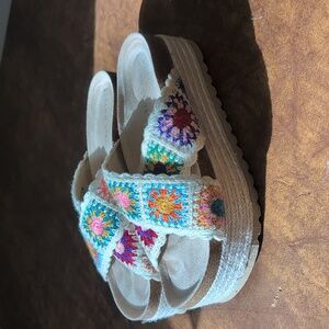 ALTAR’D STATE Paige Crochet Granny Squares Platform Espadrille Platform Sandals